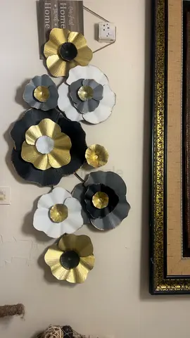 Show piece hanging