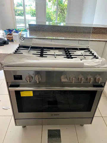 ALMOST NEW | Bosch 90x60 Cm Dual Fuel Range Cooker with Gas and Electric Flexibility,