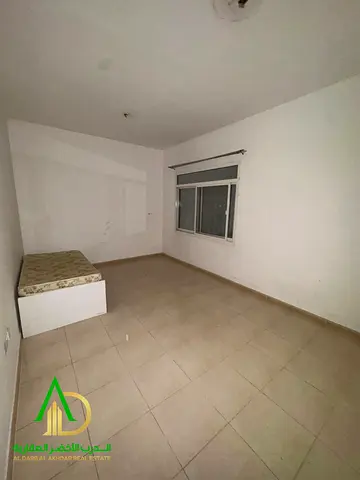 Location close to all amenities and access roads + spacious layout + family-friendly building + dis