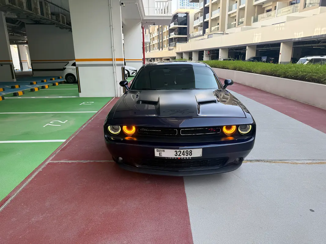 Dodge Challenger 2016 — photo 1 of 17
