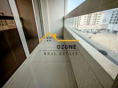 LIKE NEW SPECIOUS 2BHK PENTHOUSE AVAILABLE WITH PARKING //FAMILY BUILDING AT A PRIME LOCATION
