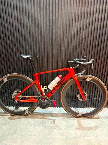 Road bike (cube agree C:62 pro)
