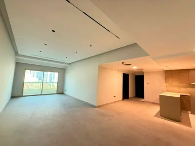 Spacious 2-Bedroom Unfurnished Apartment | Stunning Lake View | Ready to Move