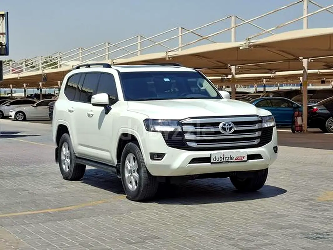 Toyota Land Cruiser 2024 — photo 1 of 12