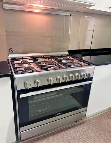 Bosch Professional Full Gas Cooker 90 cm – Auto Ignition Technology German Engineering