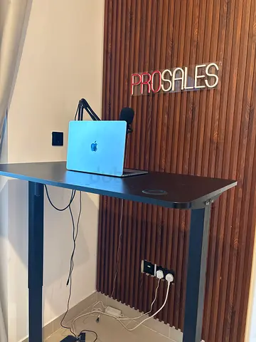 Adjustable Standing Desk / High Workstation - Black