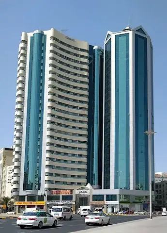 FULLY FURNISHED MASTER BEDROOM WITH ATTACHED BATHROOM BALCONY IN ROLLA DAMAS 2000INCUDING ALL BILLS