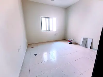 Lavish studio good building near muwailah bus stop rent in just19k