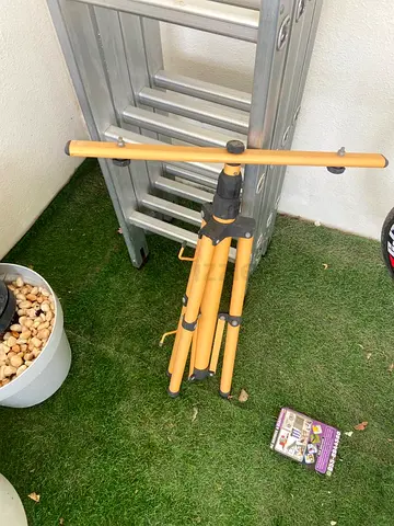 Foldable tripod stand for lighting