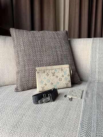 Louis Vuitton Pouch For Men’s