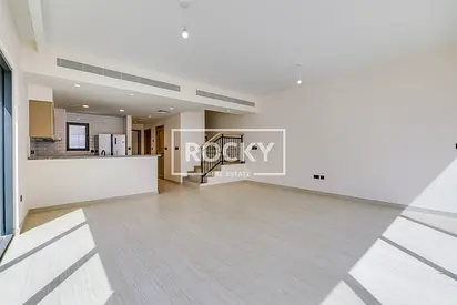 5 Bedroom Townhouse | Vacant | Brand New