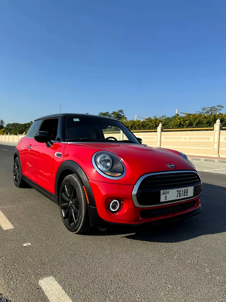 MINI Cooper 2021 — photo 1 of 10