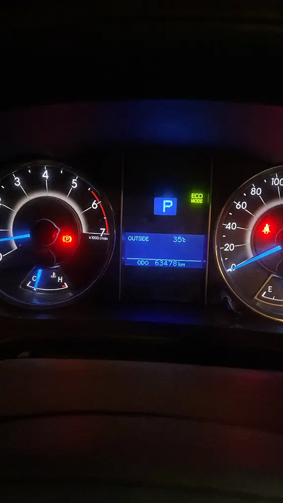 Toyota Fortuner 2017 — photo 1 of 4