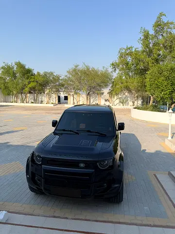 Land Rover Defender 110 HSE 2023 | GCC Specs | Low Mileage