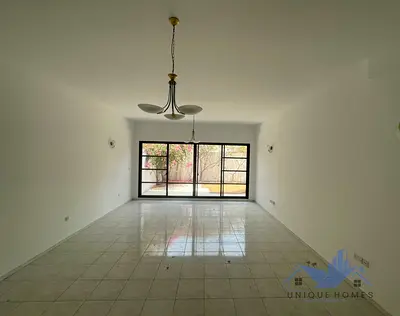 4 BHK VILLA WITH NICE GARDEN AT JUMEIRAH