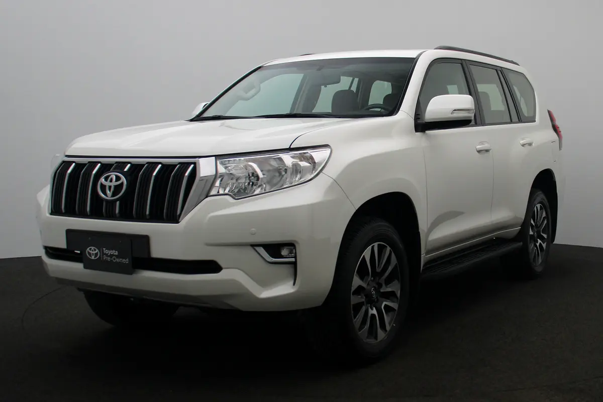 Toyota Prado 2023 — photo 1 of 19