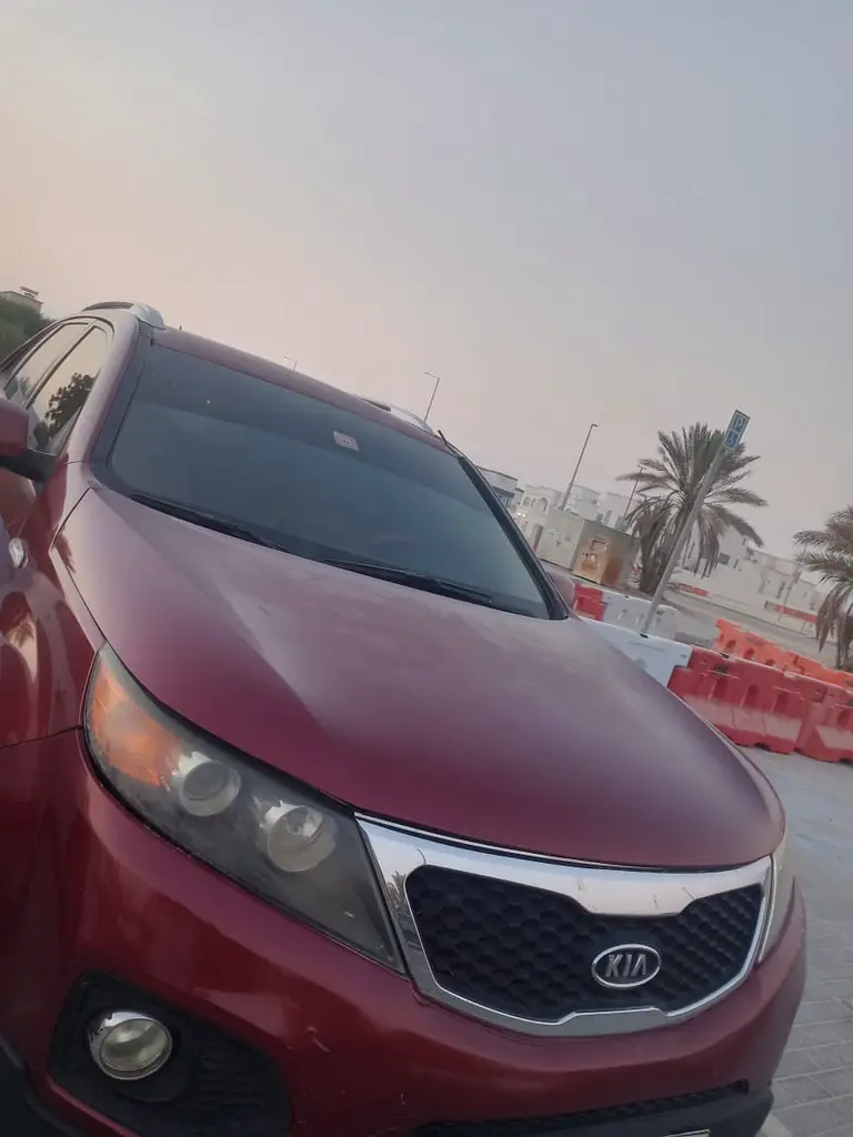 Kia Sorento 2012 — photo 1 of 4