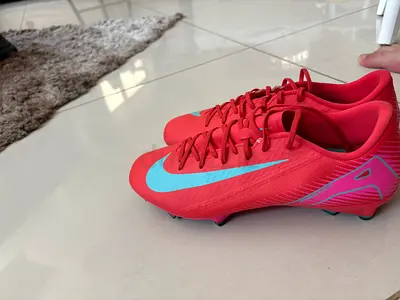 Nike Mercurial Vapor 16 Academy MG Football Boots – Size EU 44 – Excellent Condition