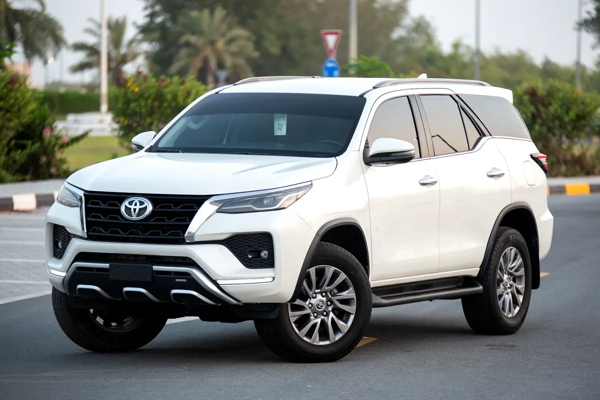 Toyota Fortuner 2022 — photo 1 of 20