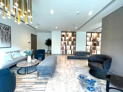 HIGH FLOOR - VACANT - CITY VIEW