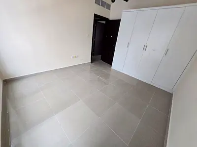 2BHK in Al Majaz 2, master bedroom, 3 bathrooms, panoramic windows, built-in wardrobes. Rent AED 43