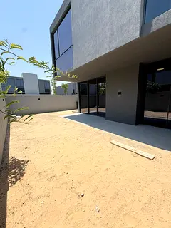 Distress Deal | 4 Bed Corner TownHouse with Majlis | Luxury Unit for Families