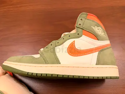Brand new Unworn Nike Air Jordan shoe with box (size US 9.5) - UK size 8.5 Euro 43 with original box