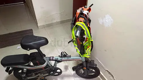 Foldable electric scooter for kids with seat and dual deck - good condition