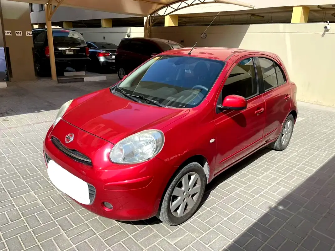 Nissan Micra 2014 — photo 1 of 7