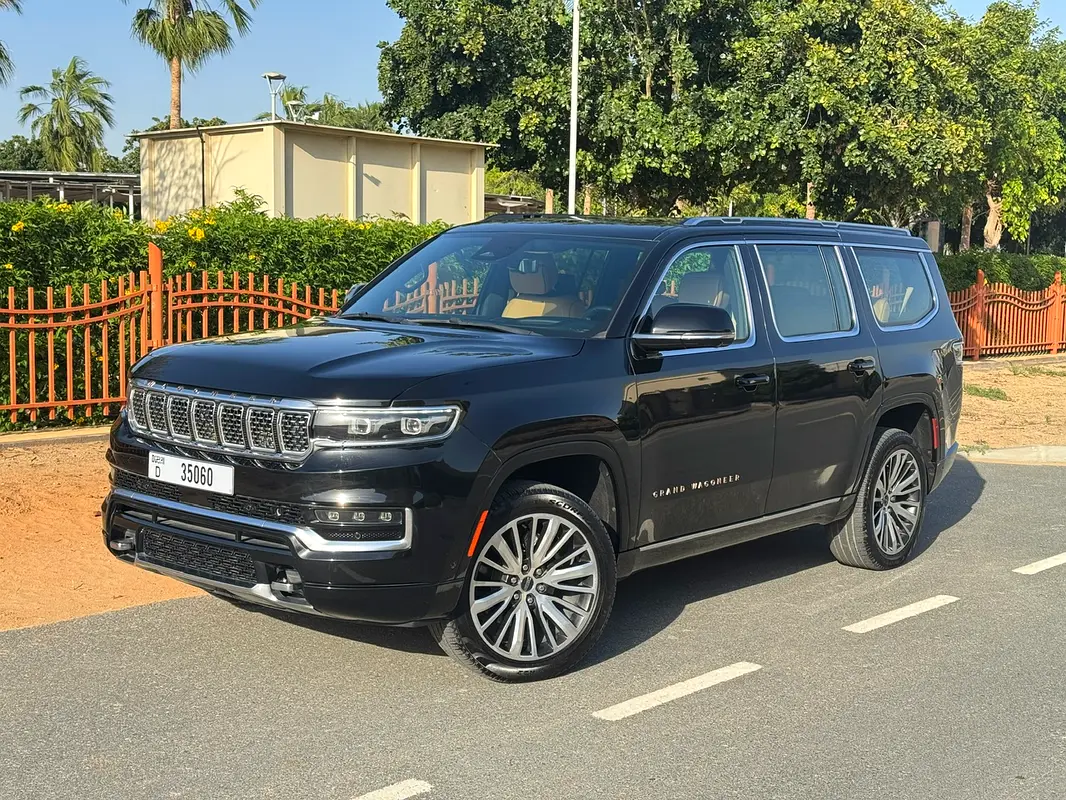 Jeep Grand Wagoneer 2023 — photo 1 of 19