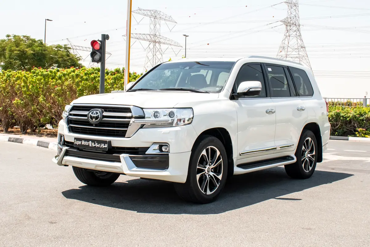 Toyota Land Cruiser 2021 — photo 1 of 18