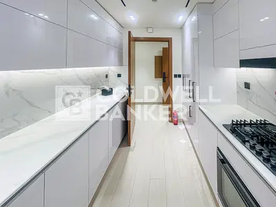 Closed Kitchen | Big Layout | Multiple Cheques