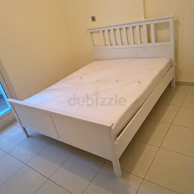 Ikea hamness queen size bed frame with Ikea mattress 160×200cm