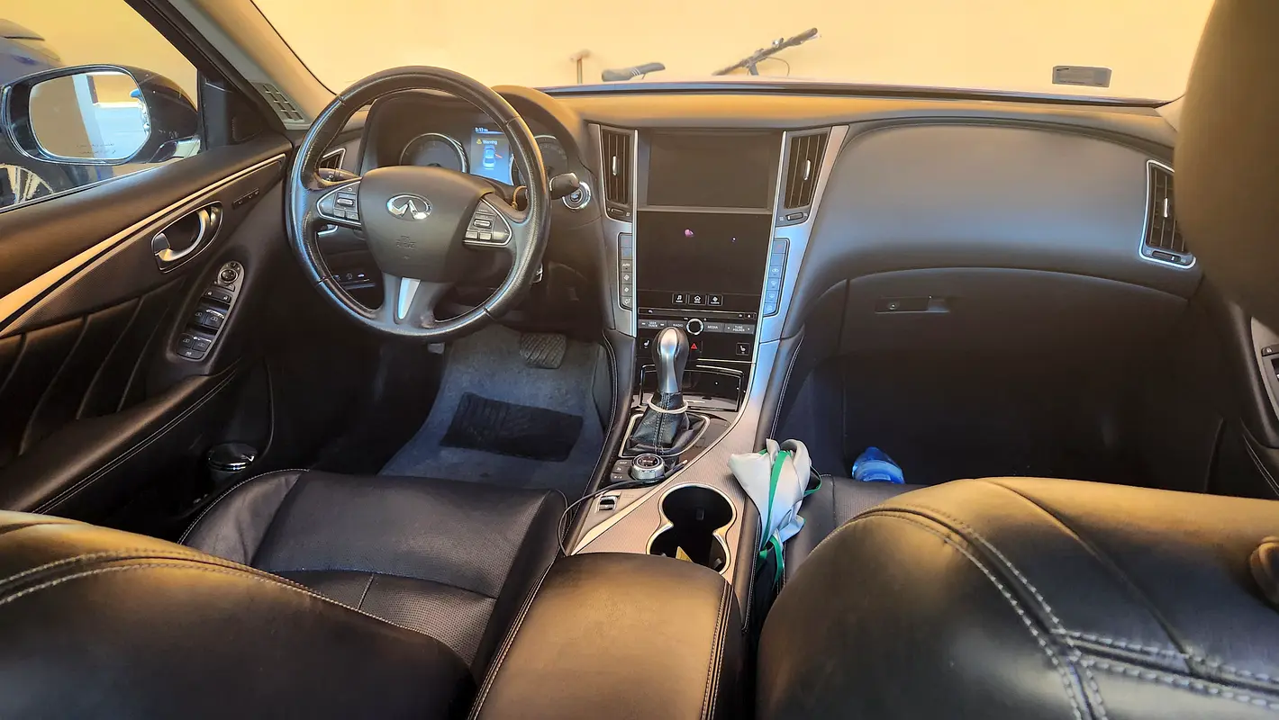Infiniti Q50 2016 — photo 1 of 9