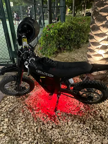 Kugoo Wish 01 SE for sale with helmet and upgrades