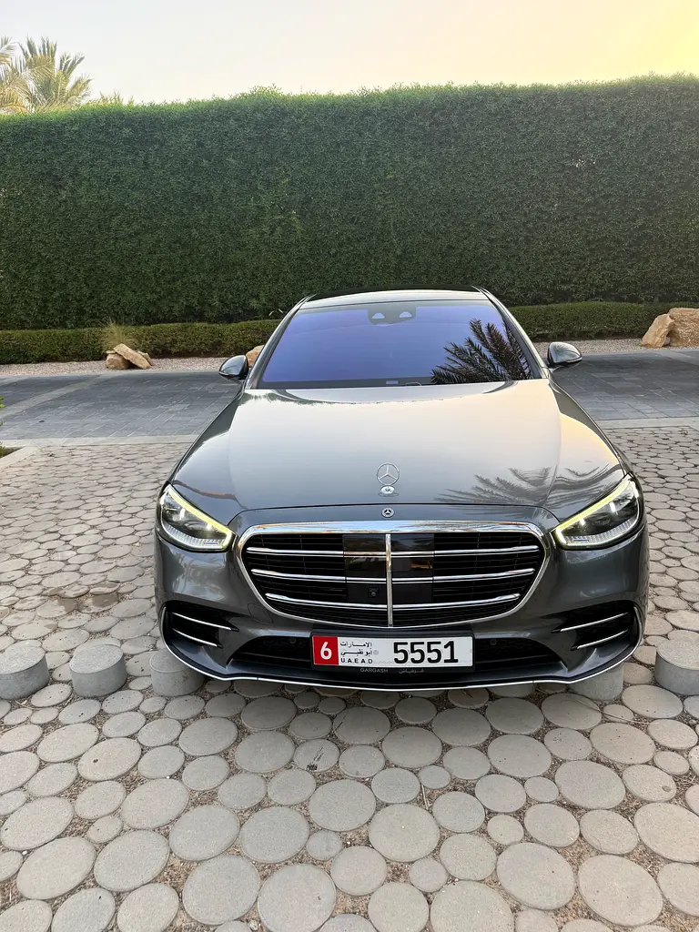 Mercedes-Benz S-Class 2022 — photo 1 of 6