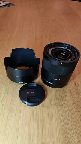 Sony Sonnar T* E 24mm F1.8