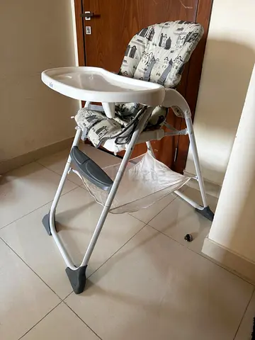 Joie Baby High Chair – Excellent Condition