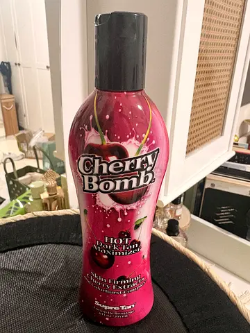 Supre Tan Cherry Bomb Hot Dark Tan Maximizer 235ml