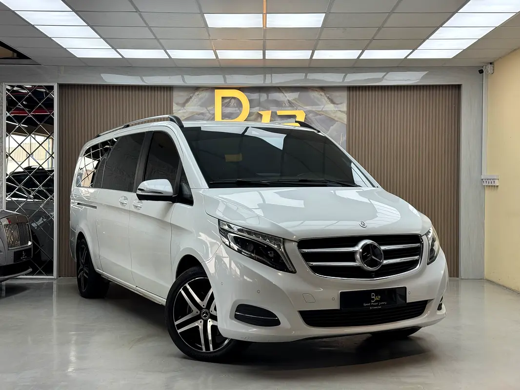 Mercedes-Benz V-Class 2018 — photo 1 of 20