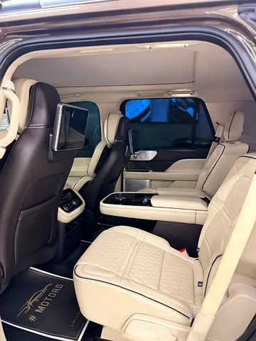 صورة 7 لـ 2019 Lincoln NAVIGATOR