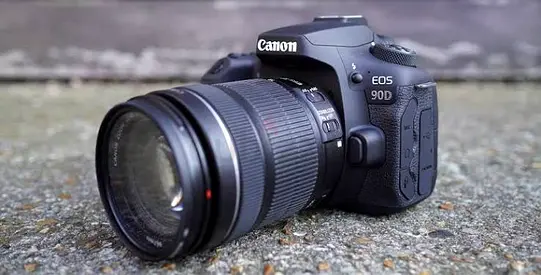 Canon EOS 90D Digital SLR Camera with Zoom Lens