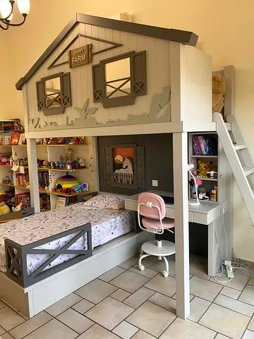 “Sweet Farm” bunk bed