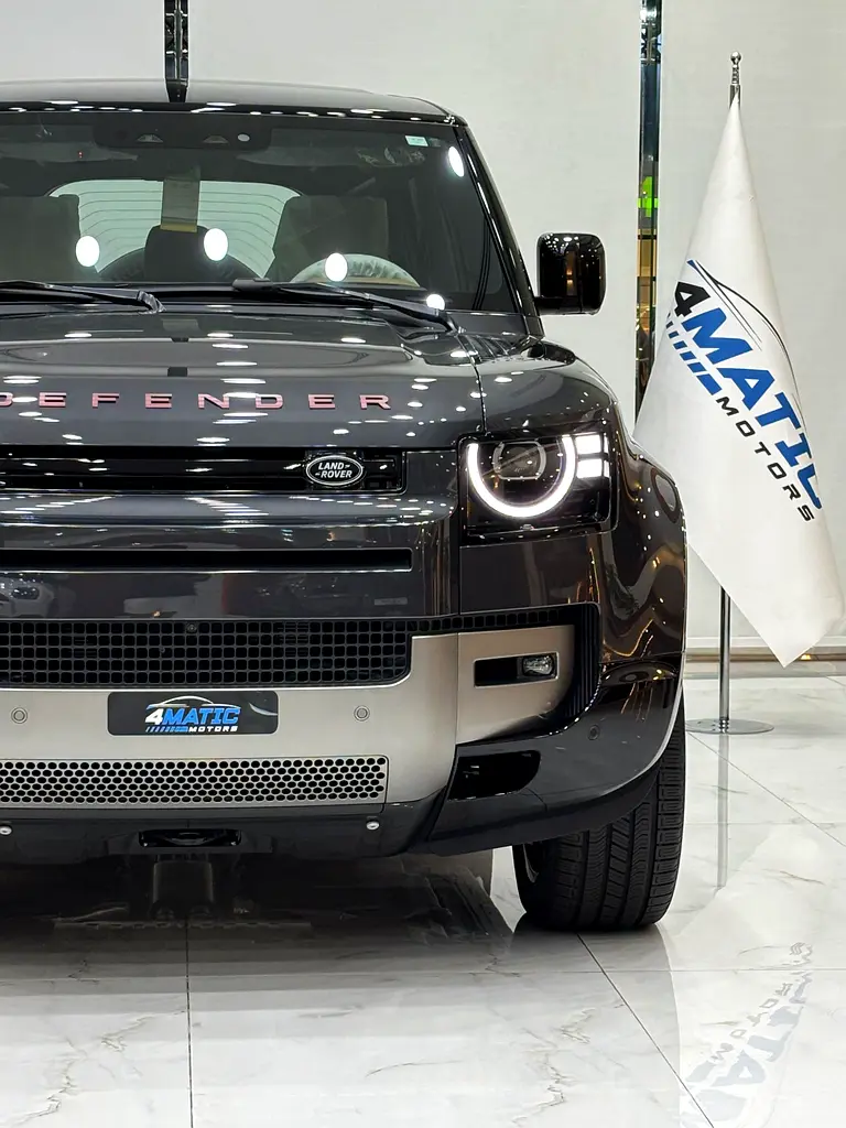 Land Rover Defender 2026