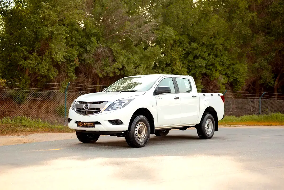 Nissan Navara 2020 — photo 1 of 18