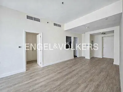 Unfurnished | Upgraded Interiors | Sky Lounge