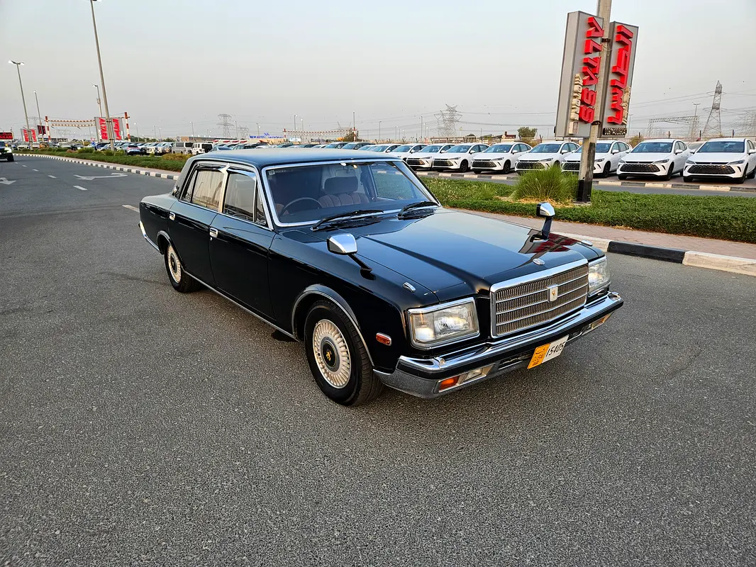 Toyota Century 1994 — photo 1 of 20