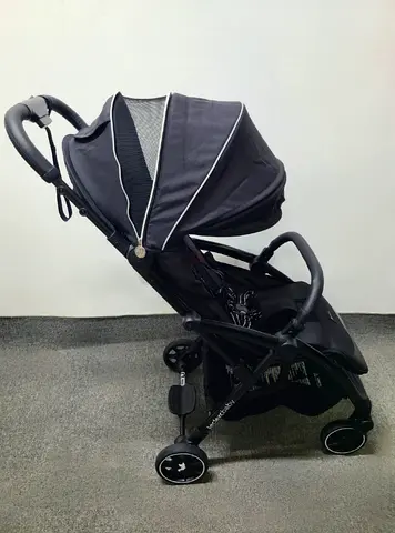 Laclarac baby influencer stroller Cabin approved for travel Good condition