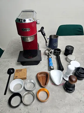 Delonghi Espresso Machine with Portafilter, Tamper and Accessories - Red