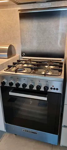 Kitchen cooker